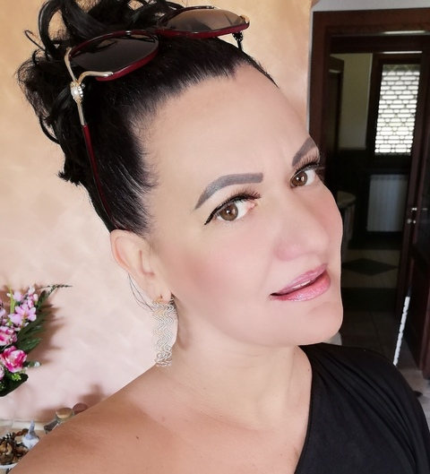 Lady Elisa @feetladyelisa cover picture