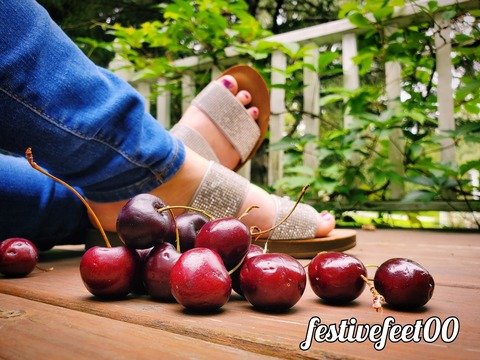 Yvonne Lafoot_free @festivefeet00_free cover picture