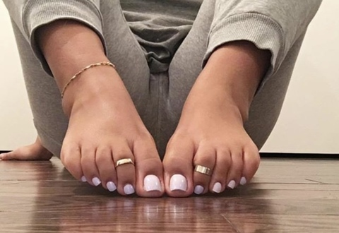 Sexy feet @fetishbarbie cover picture
