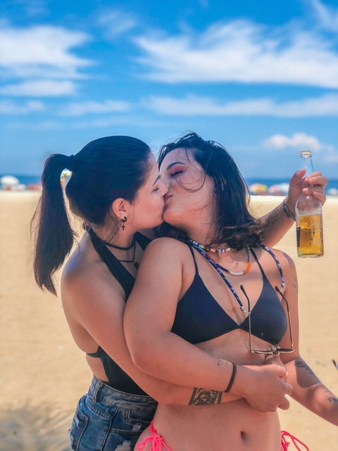 Flávia&amp;Júlia @flaviaejulia cover picture