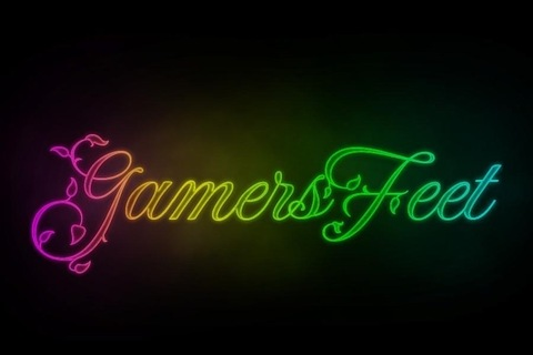 Tori @gamersfeet cover picture