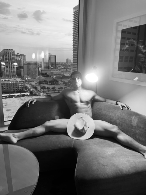 G @guilleserrano cover picture