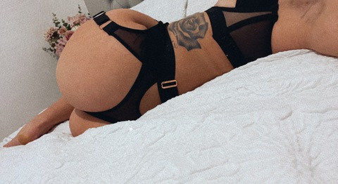 Hayley Daniels 🌹 @hayleydanielsuk cover picture