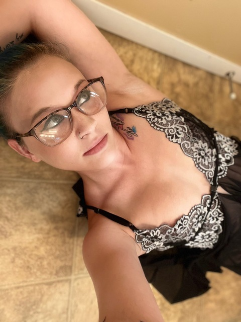 Chelsea schamp @hotqueen81 cover picture