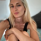 Hotwifejulienyc (@hotwifejulienyc) Leak OnlyFans 

 profile picture