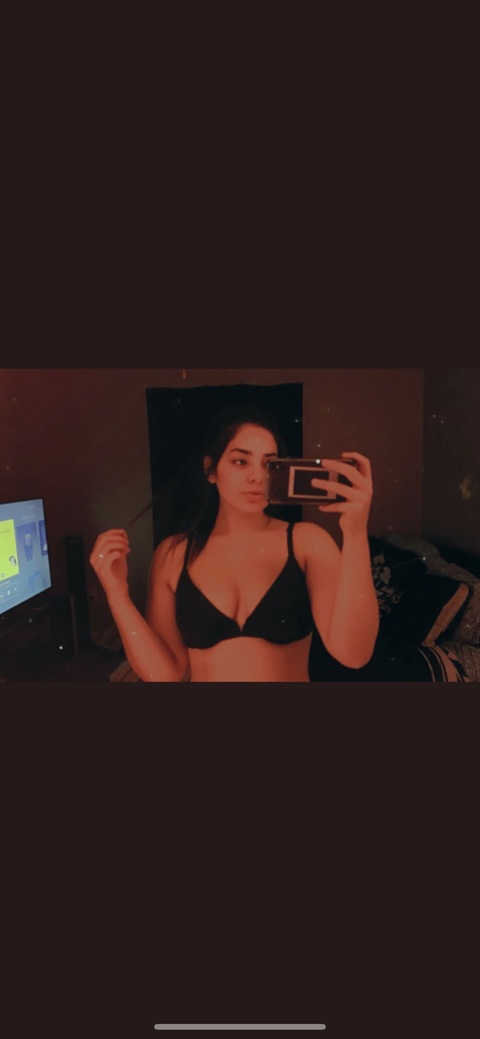 Hailey Vada @hvada cover picture