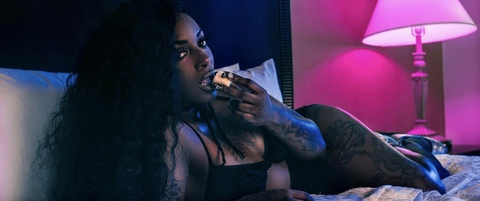 Queen Jewels @iamqueen_jewels cover picture