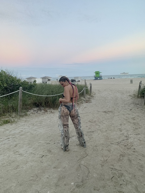 lil t @icywhiteting cover picture