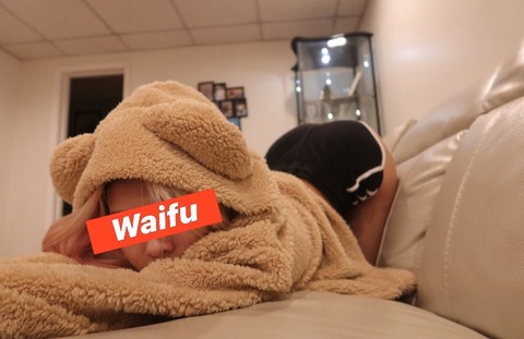 uwu waifu @illbeurwaifu cover picture