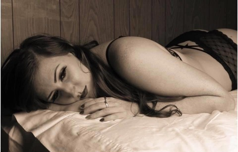 Christa @iowafox cover picture
