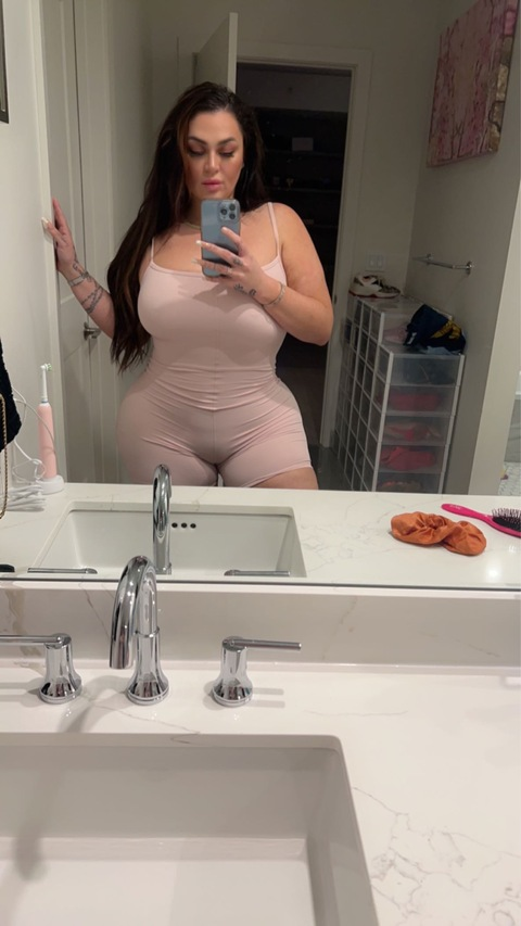 Italiangoddess3 @italiangoddess3 cover picture
