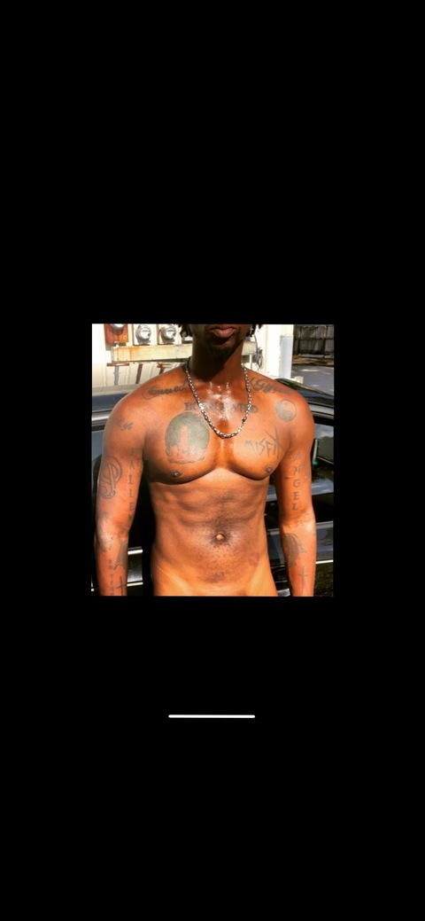 Lee Davinci @itsoktobeafreak cover picture