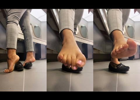 Curvy and cute 👣 @itsthecurveforme cover picture