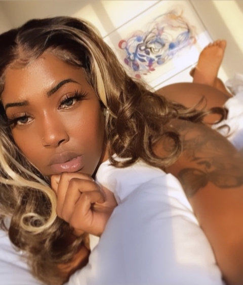 Miss Peach 🍑🤪 @juicyyyypeach19 cover picture