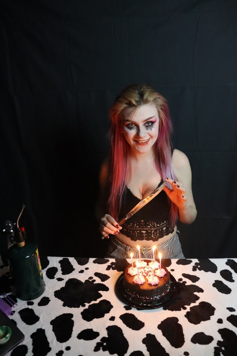 Juliet sinz @juliet_sinz cover picture