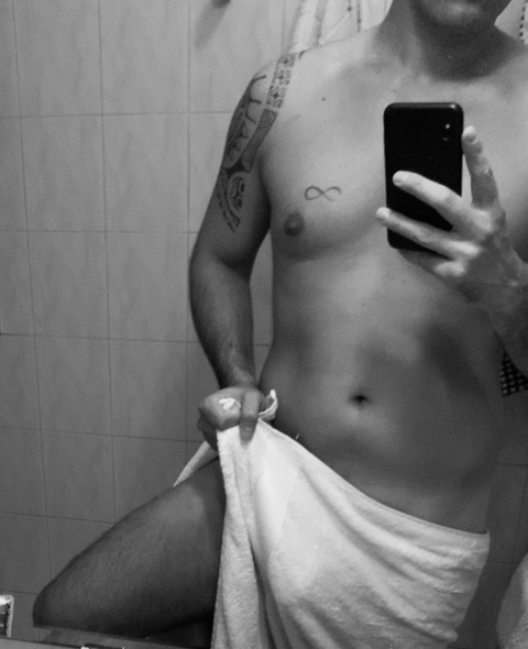 Julian @julyan89 cover picture