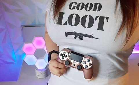 😋 @just.a.gamergirl cover picture