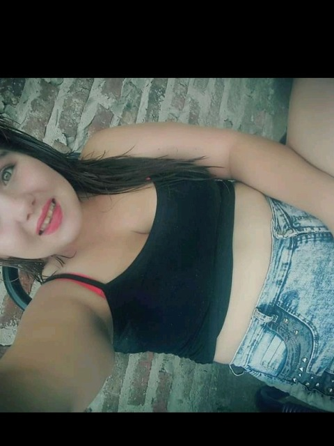 Kaareen Daiana @karenriquelme cover picture