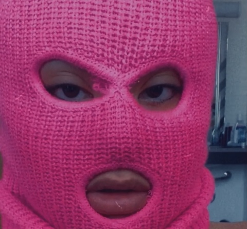 Kittenqueen @kittenqueenbee cover picture