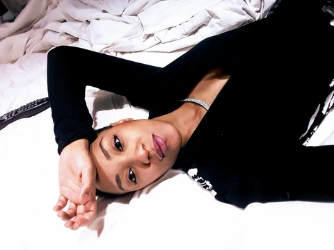 Kylei December @kyleidecember cover picture
