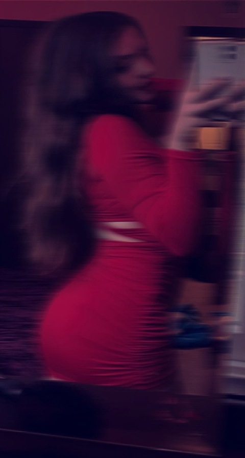 livv @l_ivv cover picture
