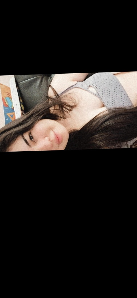 Lady @laadyyxxx cover picture