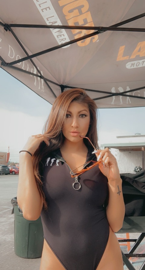 Latina_dede @latina_dede cover picture