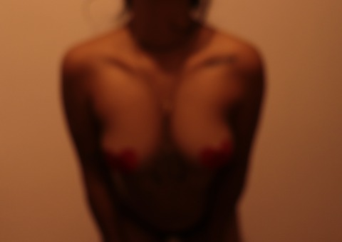 Lau Equis @lauraequiss cover picture