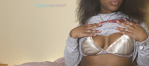 Leolovelyfoot @leolilly cover picture
