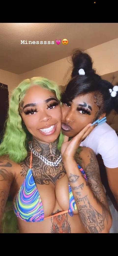 AP &amp; AR 👩🏾‍❤️‍💋‍👩🏻 @lesbifreaky cover picture