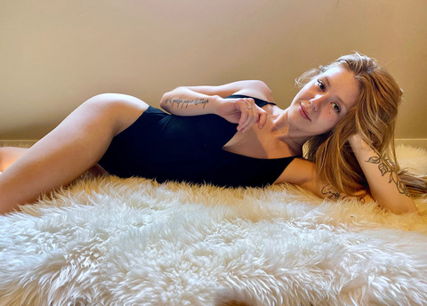 🦋 Lexie Peterson 🦋 @lexiepeterson cover picture
