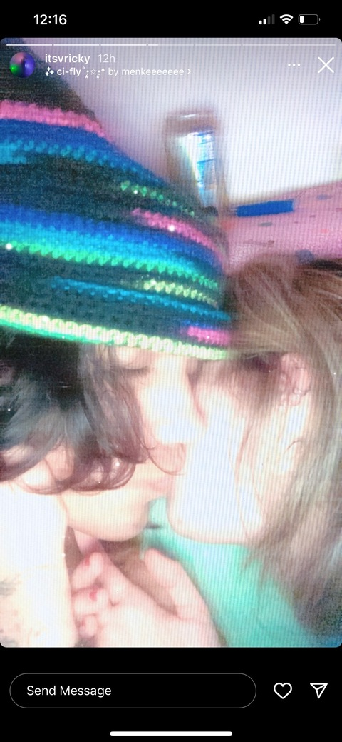 Anne Frank @lil_ann3frank cover picture