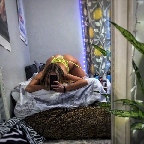 freak queen 👑 @lilbabyy__ cover picture