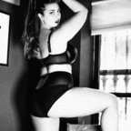 Lilliasright (@lilliasright) Leak OnlyFans 

 profile picture