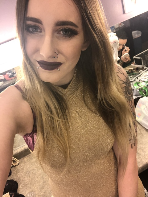 Lily Rivers @lilyrivers cover picture