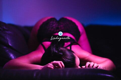 Liz Daynneth @lizdaynneth cover picture