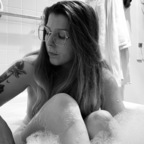 lolaversailles OnlyFans Leak 

 profile picture