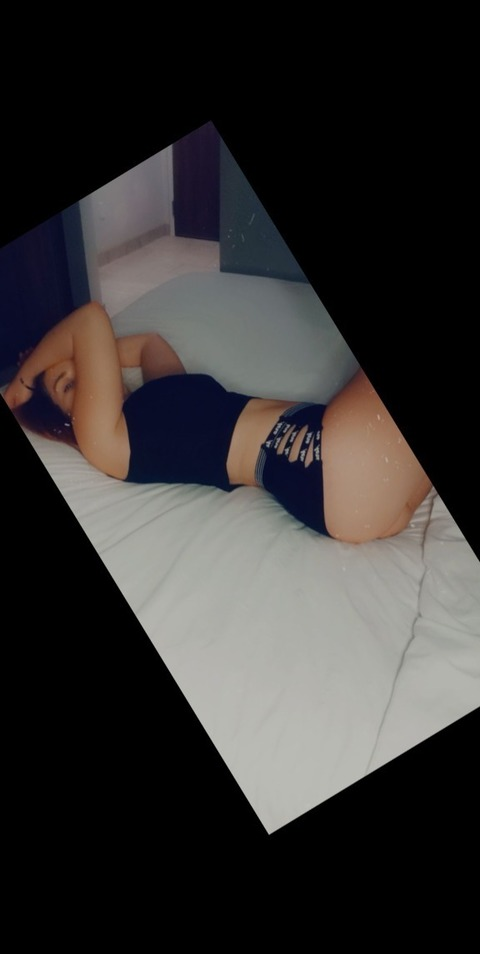 London Nicole @london.baby23 cover picture