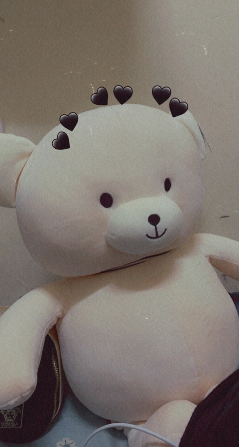 QWEENIE @lost_qween cover picture