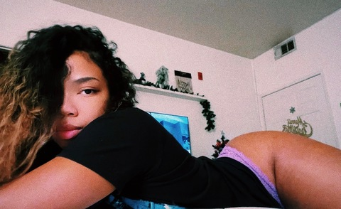 Kristin @lovelylorellish cover picture
