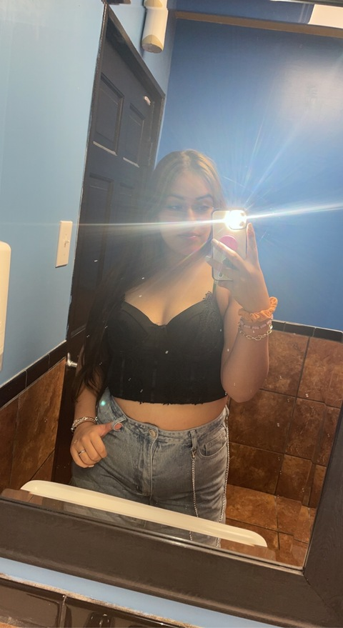 Lucy Garcia @lucyg88420 cover picture