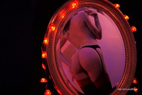 Luna Roux 😈 TOP 2.2% 😈 @lunaroux cover picture
