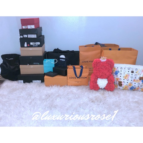 Larina Rosel @luxuriousrose1 cover picture