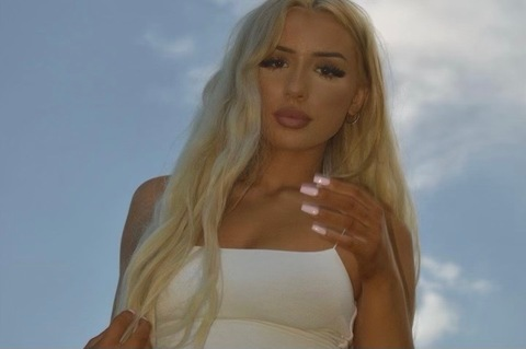 Mags Mathes @magsmathesxxx cover picture