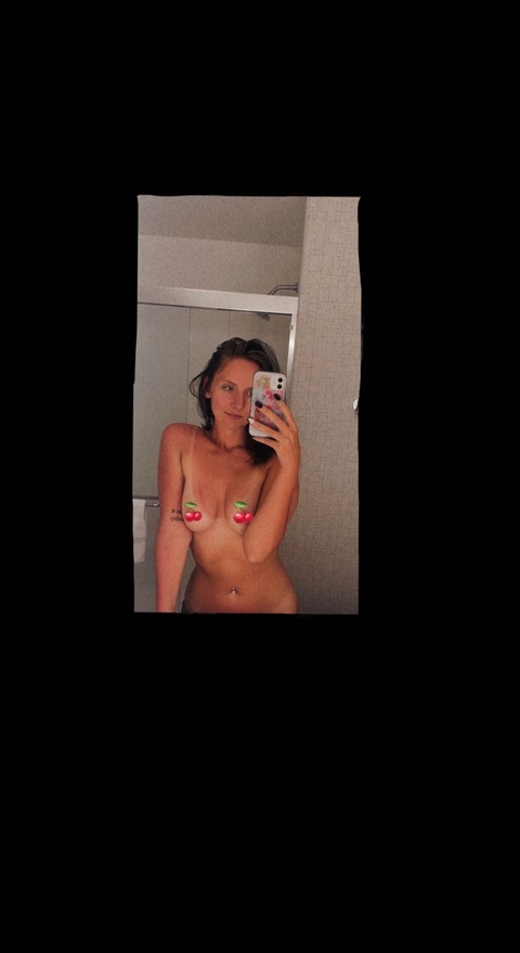 Mal @malsloves cover picture
