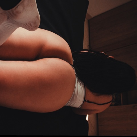 Megan Castelli @megan.castelli cover picture