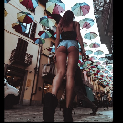 Mia de Vil DELUX @mia.de.vil cover picture