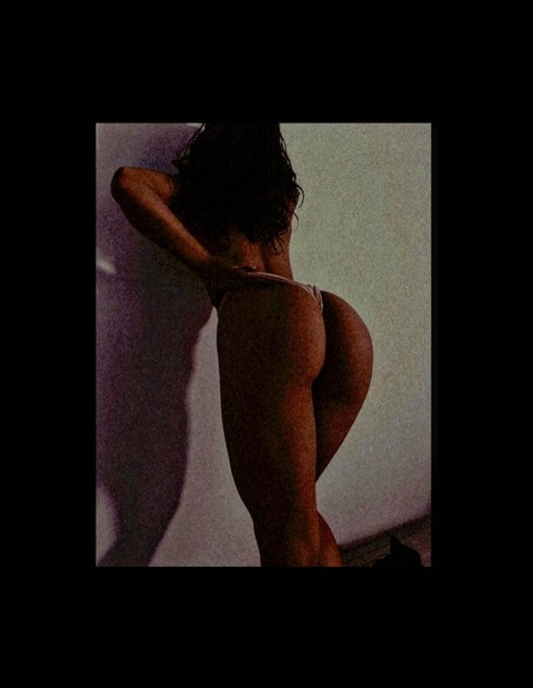 mia_khaifa__________ @mia_khalifa_xxl cover picture