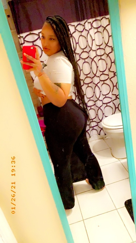 Sasha M. Rodriguez @miastheone cover picture
