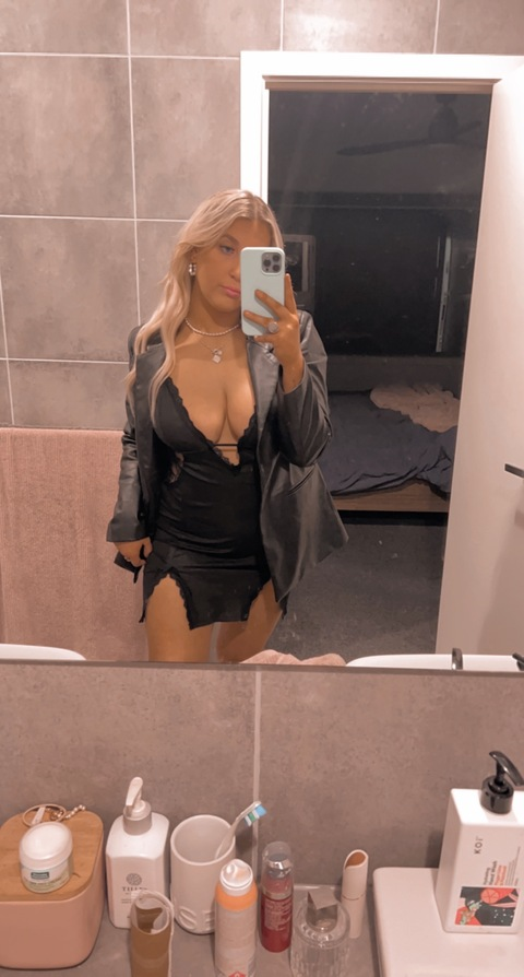 Mik❤️‍🔥 @mik-tizzxo cover picture